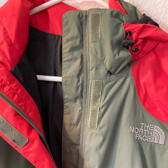 The North Face rain coat size S - Picture 2 of 6